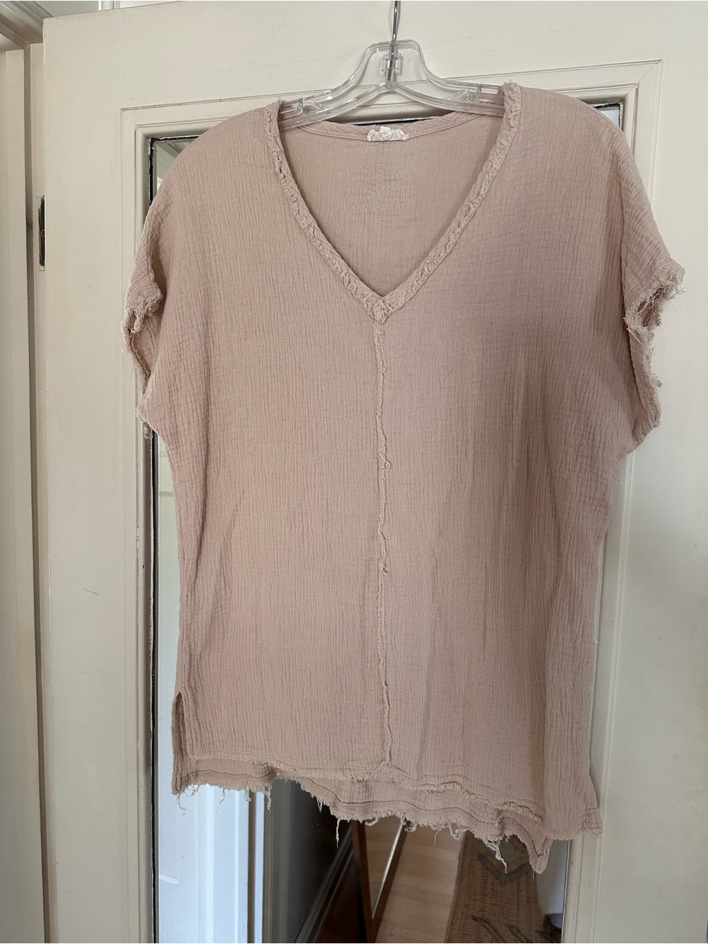 LA MIEL Relaxed V-Neck Gauze Tunic in Blush Taupe